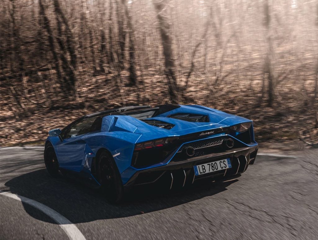 lamborghini aventador back side