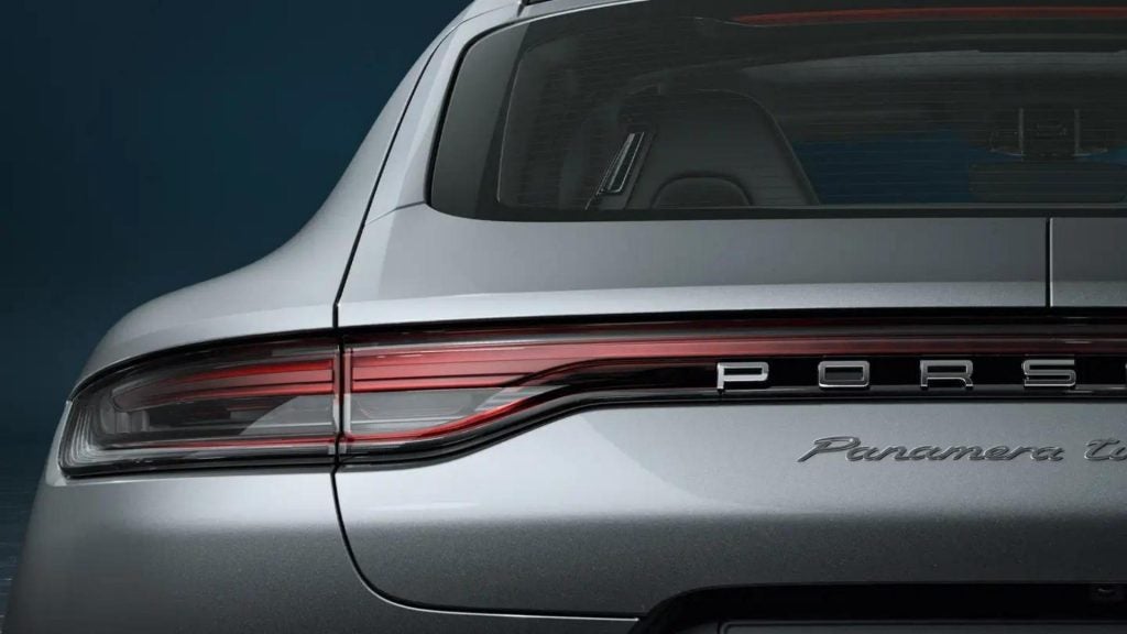 model-series-g2-2nd-panamera-exterior-back
