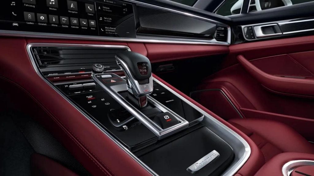 model-series-g2-2nd-panamera-highlights-03