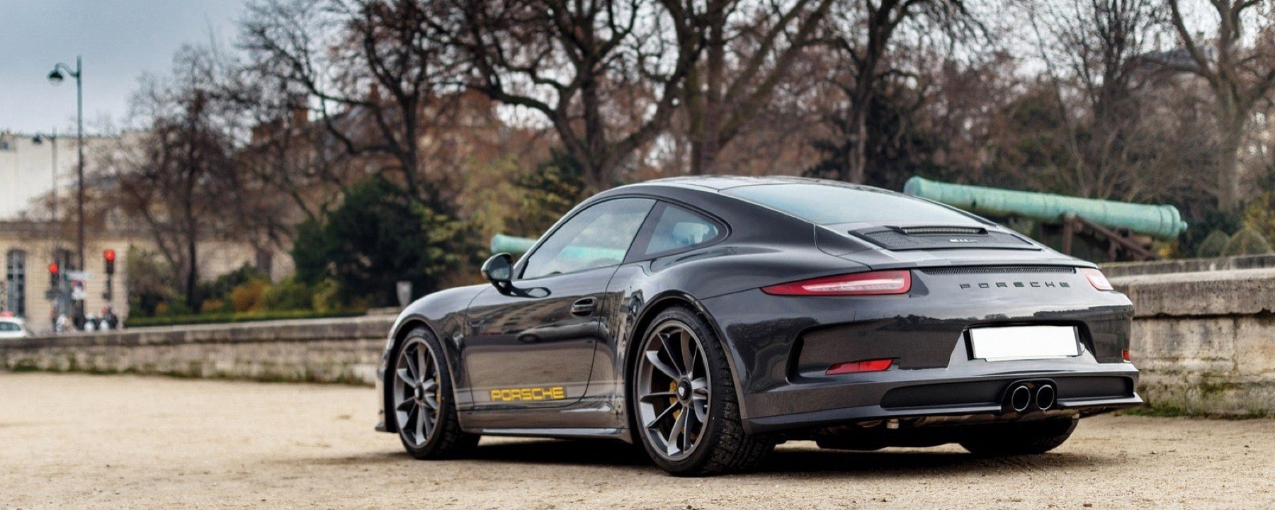 PORSCHE
