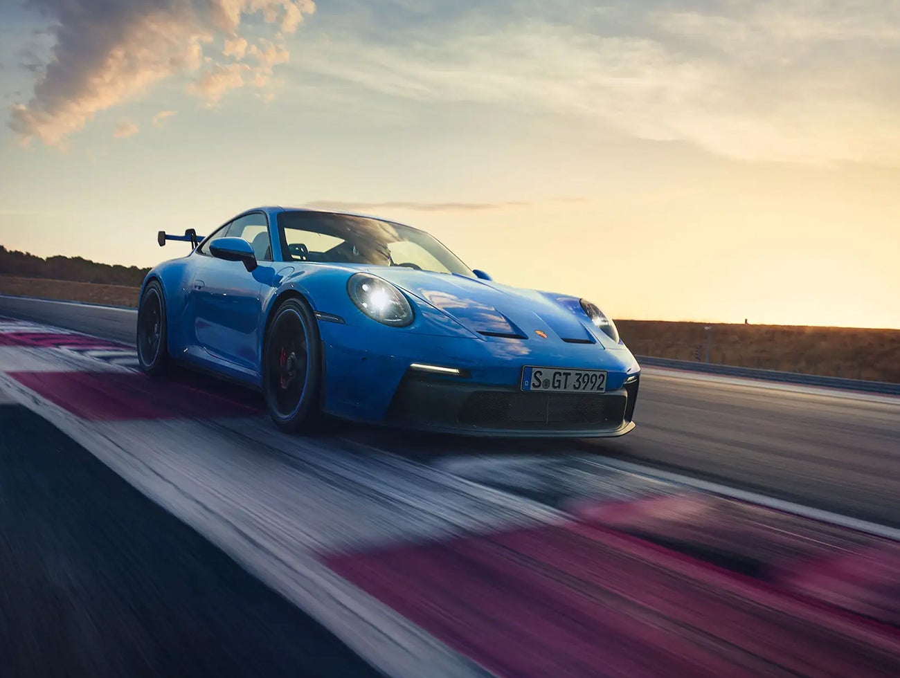 Porsche 911 GTS_0007_porsche-zoom5