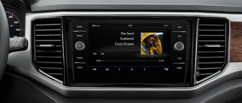 VW Atlas Color touchscreen sound system