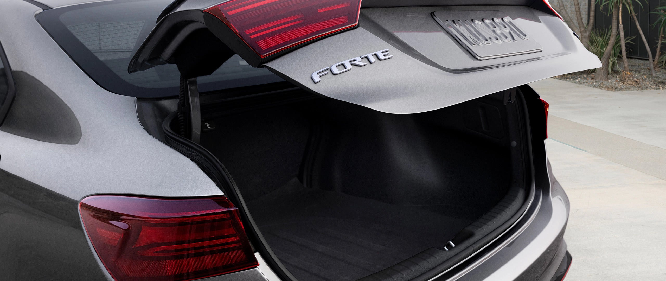2022 Kia Forte smart trunk feature