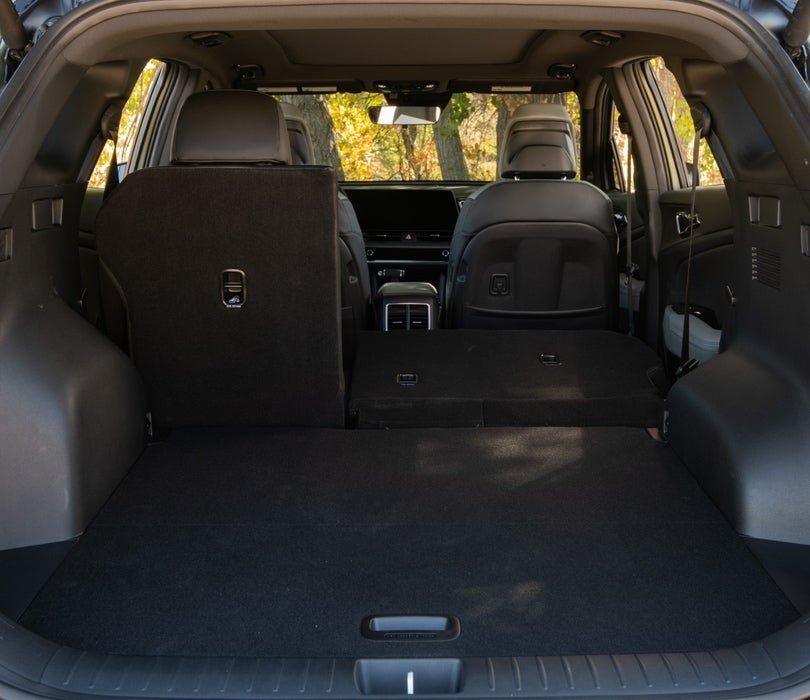 2023 Kia Sportage 39.6 cu ft cargo space