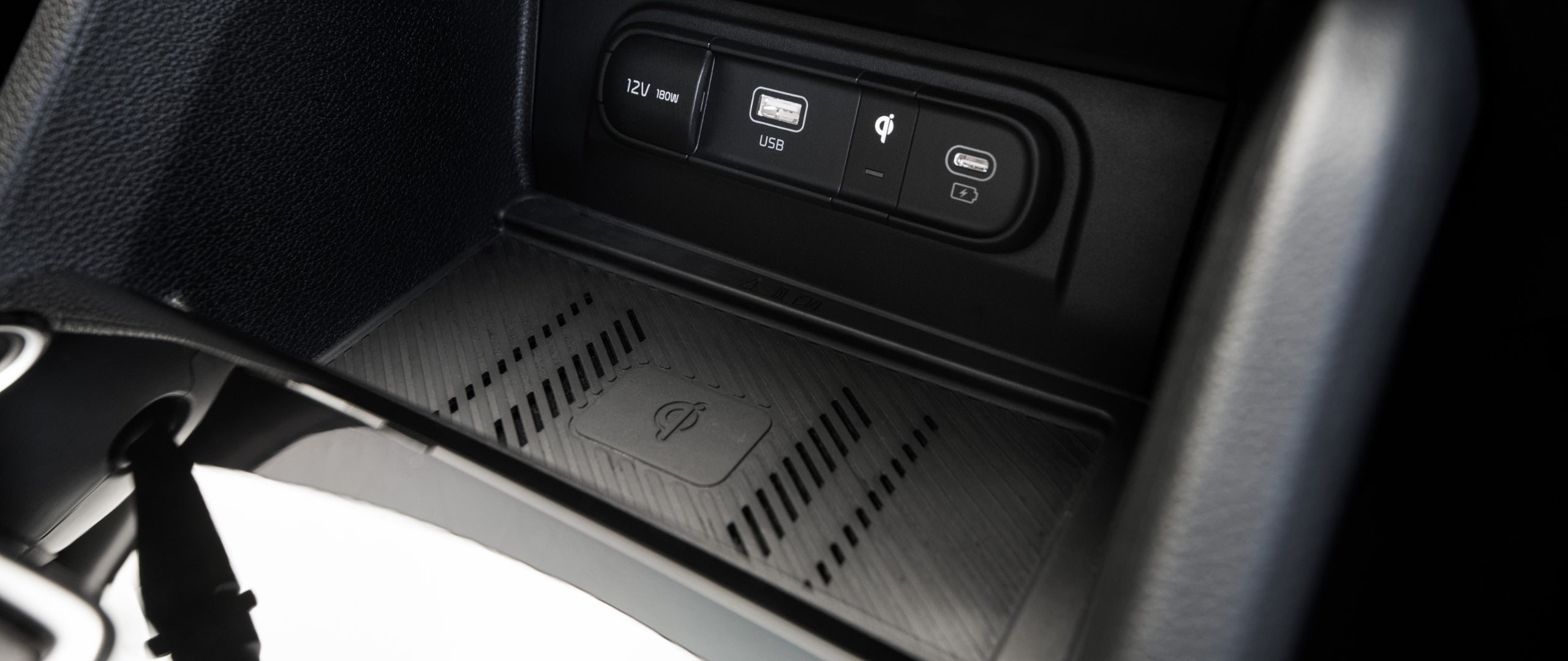 2023 Kia Sportage available wireless and usb c charging