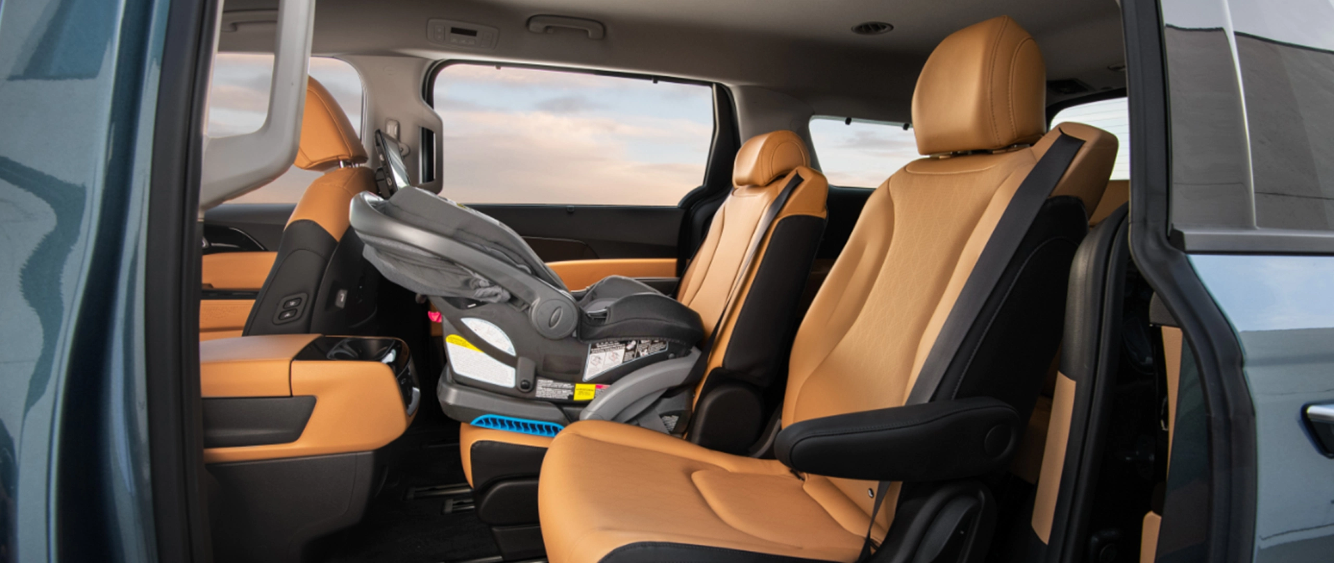 2024 Kia Carnival child safety options