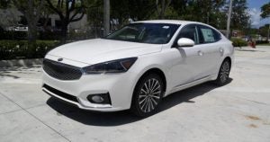 2017 white Kia Cadenza | Gunther Kia