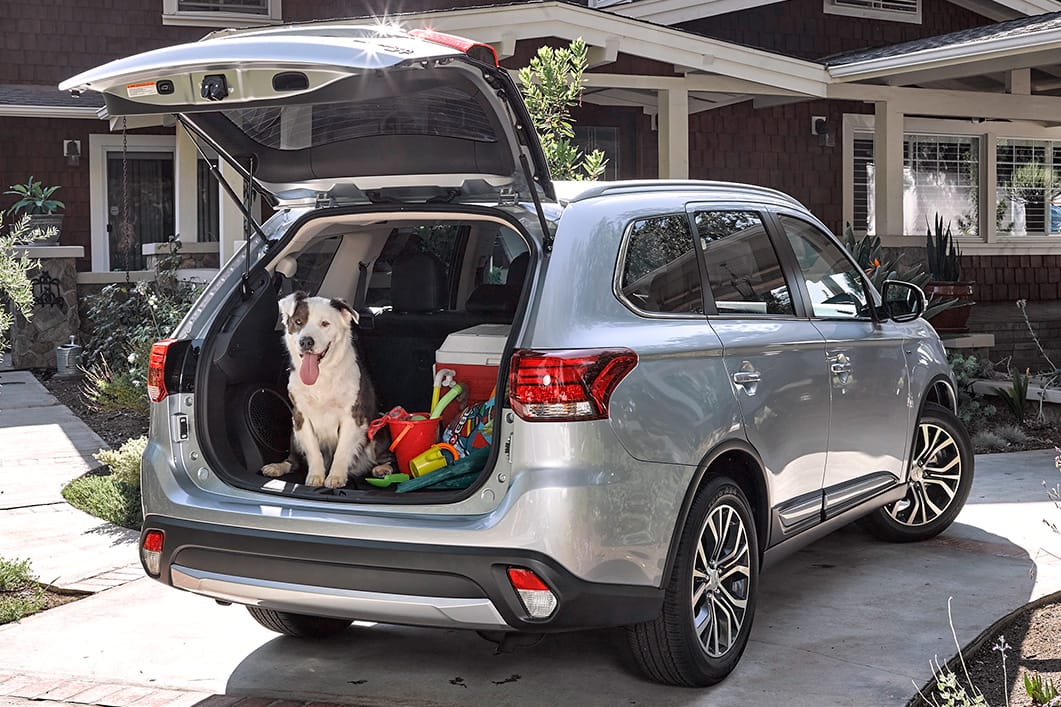 cargo-room-2017-mitsubishi-outlander-exterior-overlay