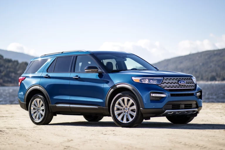 2023 Blue Ford Explorer Hybrid