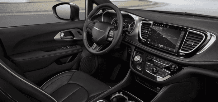 2025 Chrysler Pacifica interior dashboard