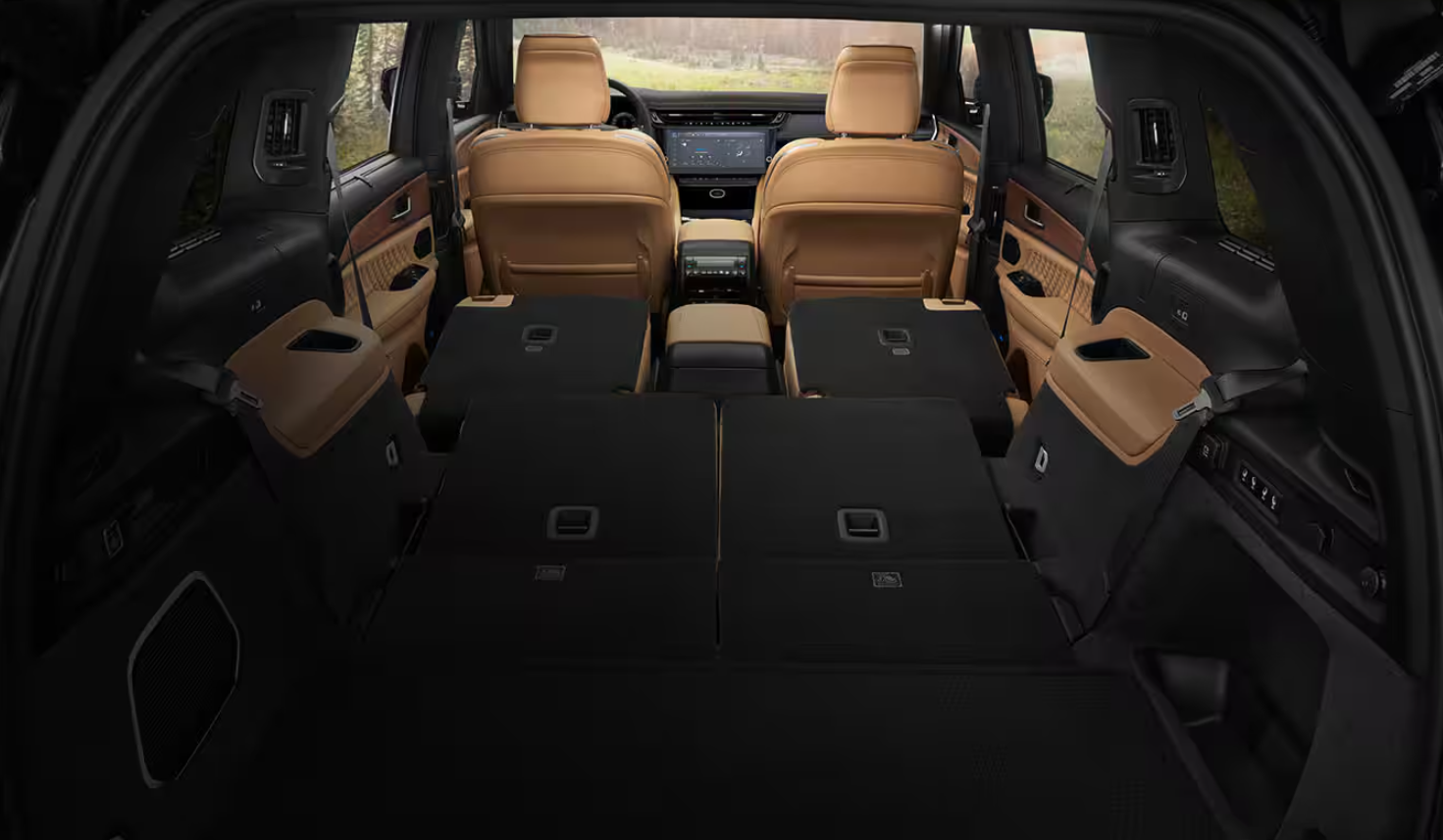 2027 Jeep Grand Cherokee interior space