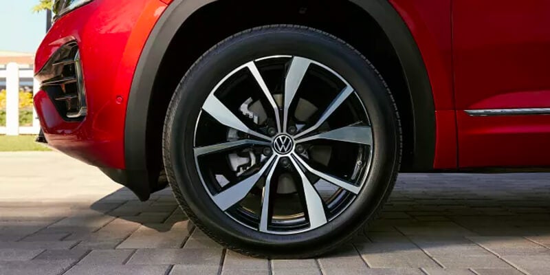 amarillo-vw-atlas-wheel