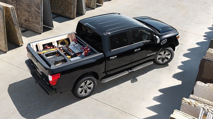 2017-nissan-titan-sl-overhead-view