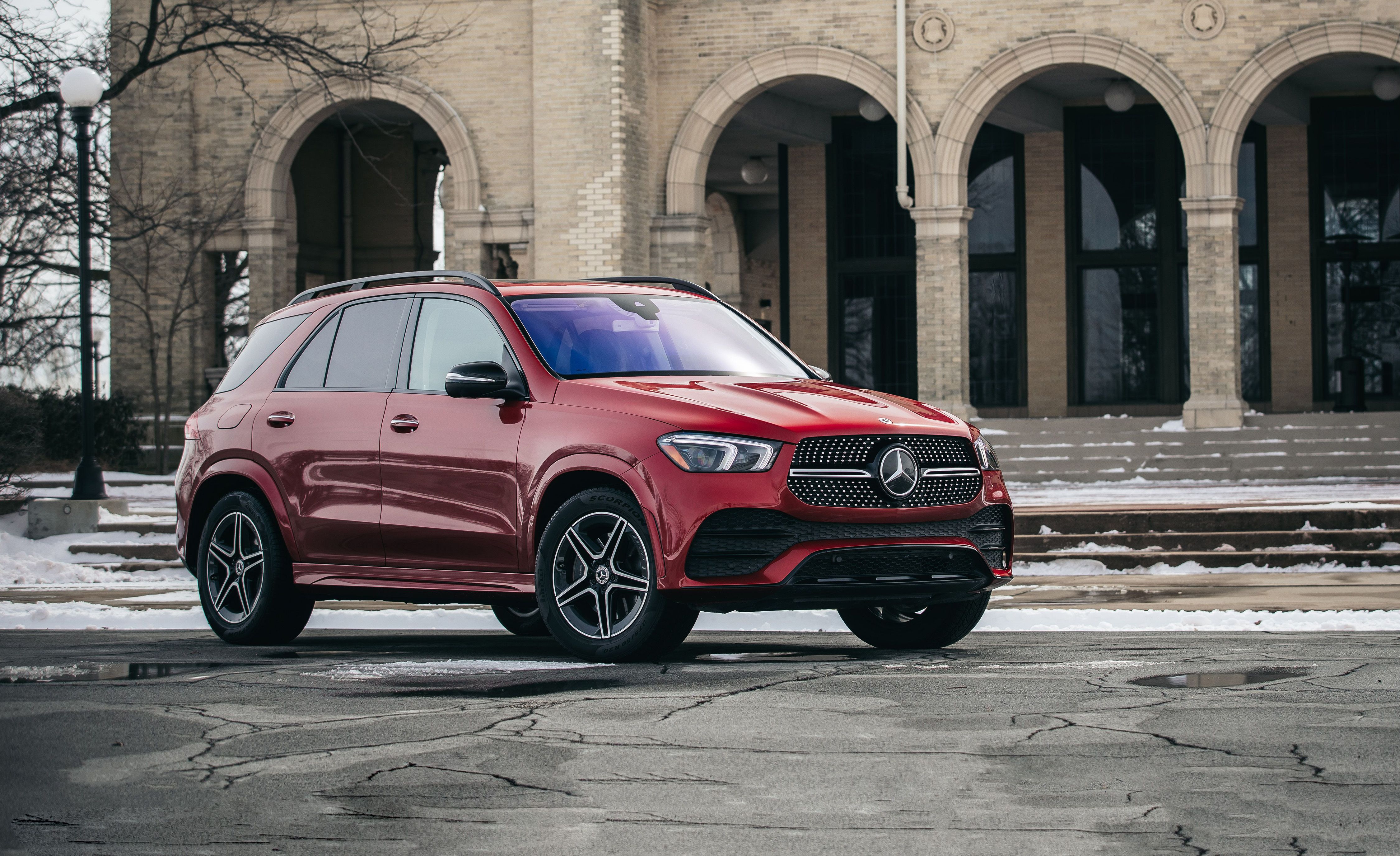 2020-mercedes-benz-gle450-static-1556720399