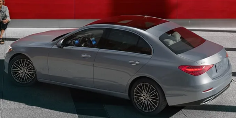 2025 Mercedes-Benz C 300 technology