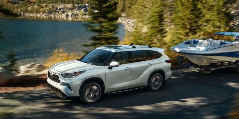 2025 Toyota Highlander Hybrid performance