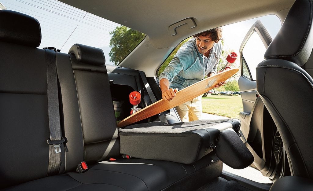 2016-toyota-corolla-rear-interior