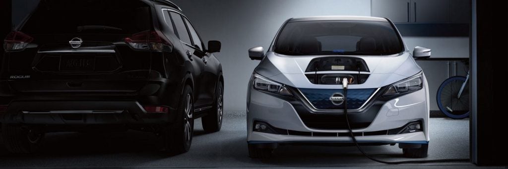 2019-nissan-leaf-home-charging-19tdipace205.jpg.ximg.l_full_m.smart