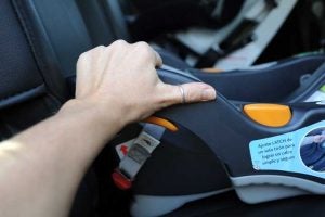 installing a carseat in the car