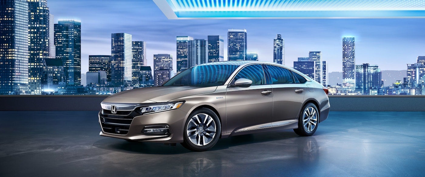 2018-accord-gallery-ext-34-hybrid-touring-gray-1400-2x