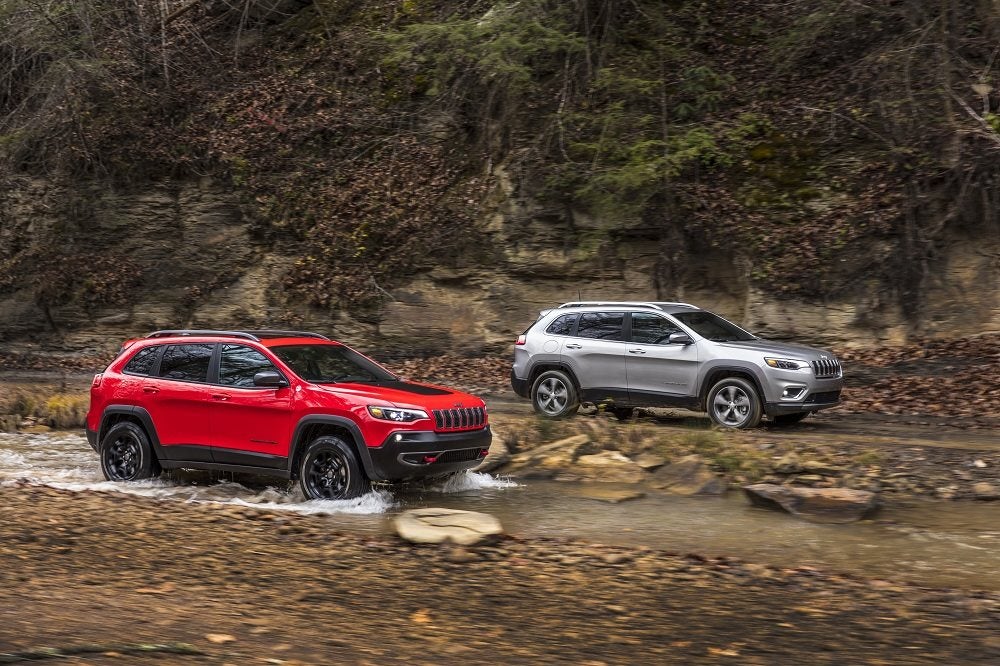 2021 Jeep Cherokee Red and White in River