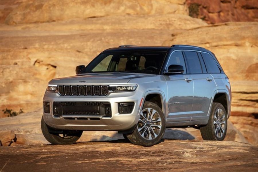 Grey Jeep Grand Cherokee