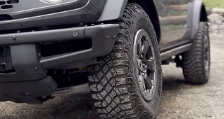 43.2° Approach. 29° Breakover. 37.2° Departure.