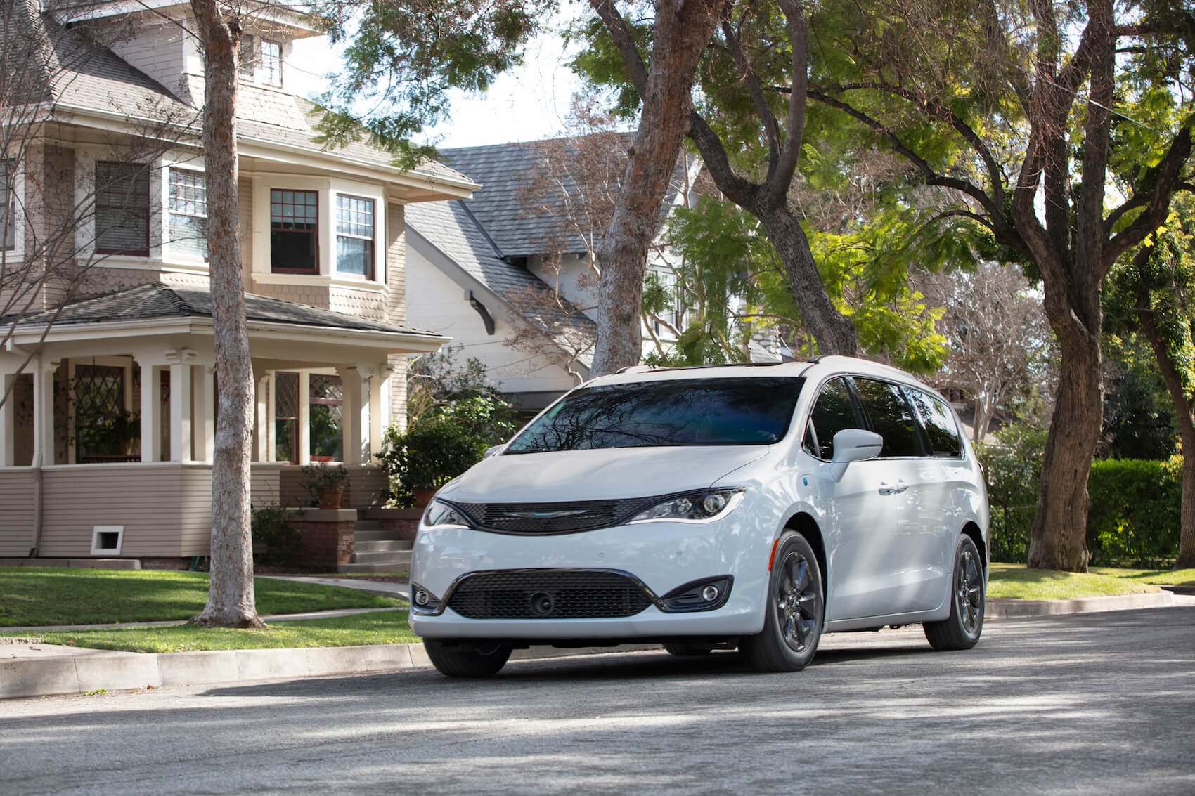 Rear-seat entertainment screens displayed in the Chrysler Pacifica interior