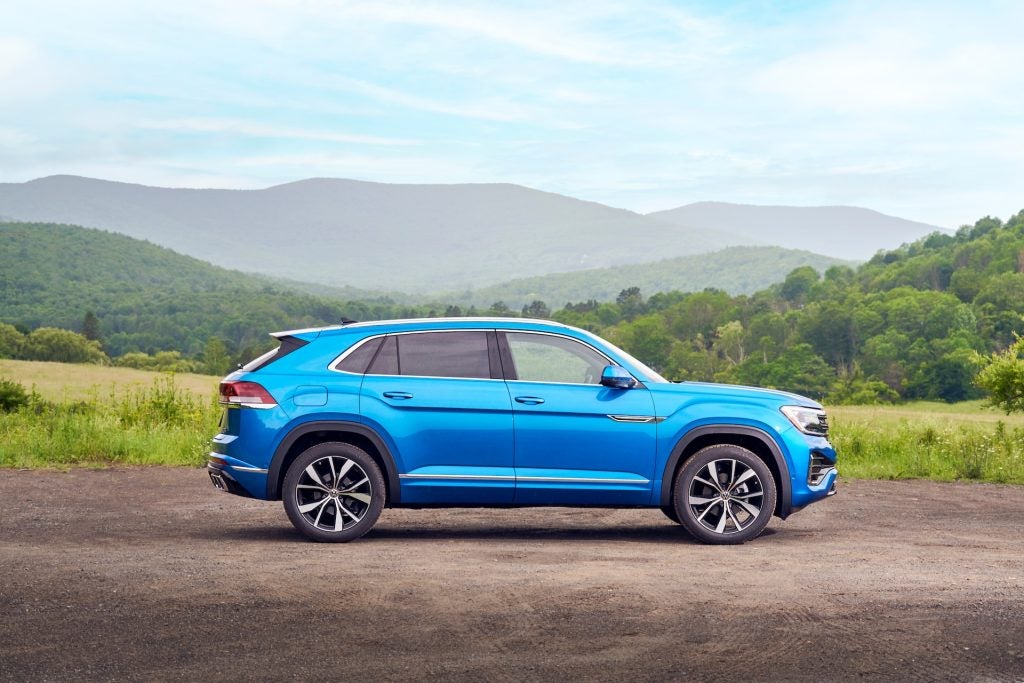 Side Profile of the New Volkswagen Atlas Cross Sport