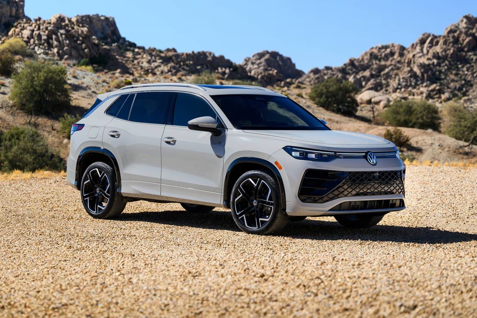 2026 Volkswagen Tiguan SUV Front View