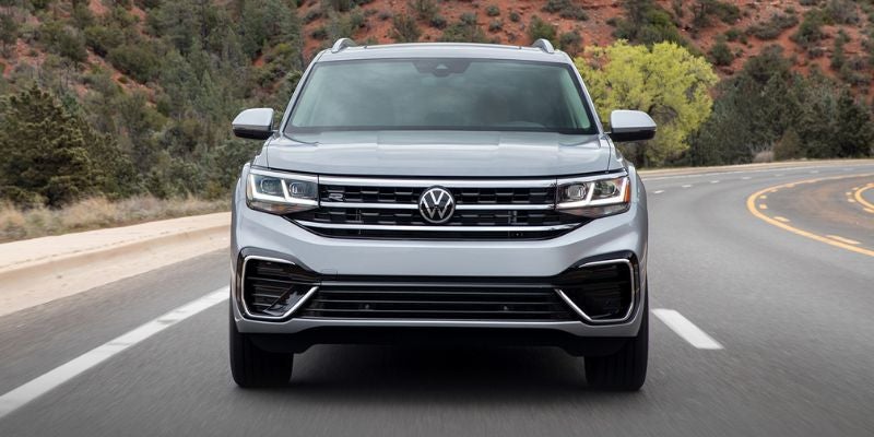 2023-volkswagen-atlas_landing-3