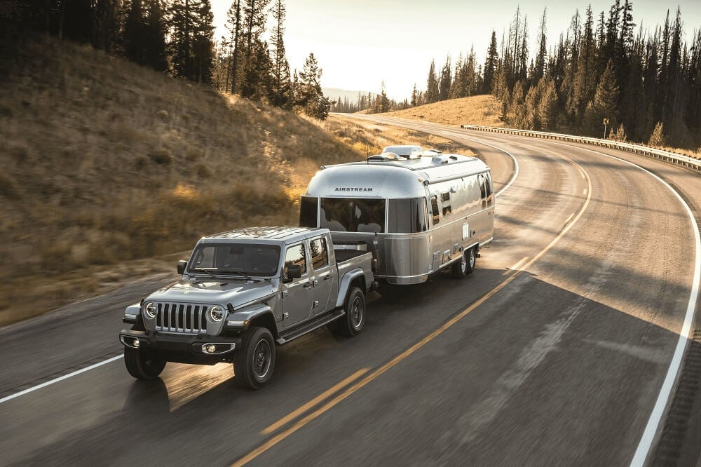 Jeep Gladiator Towing a Camper