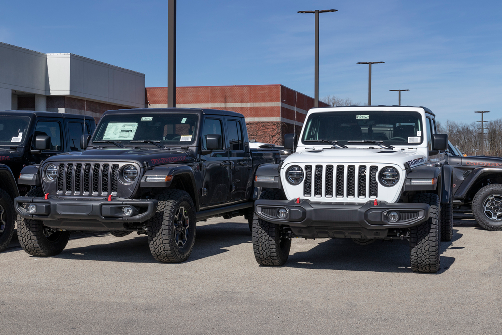 2 jeep wrangler facing frontwards