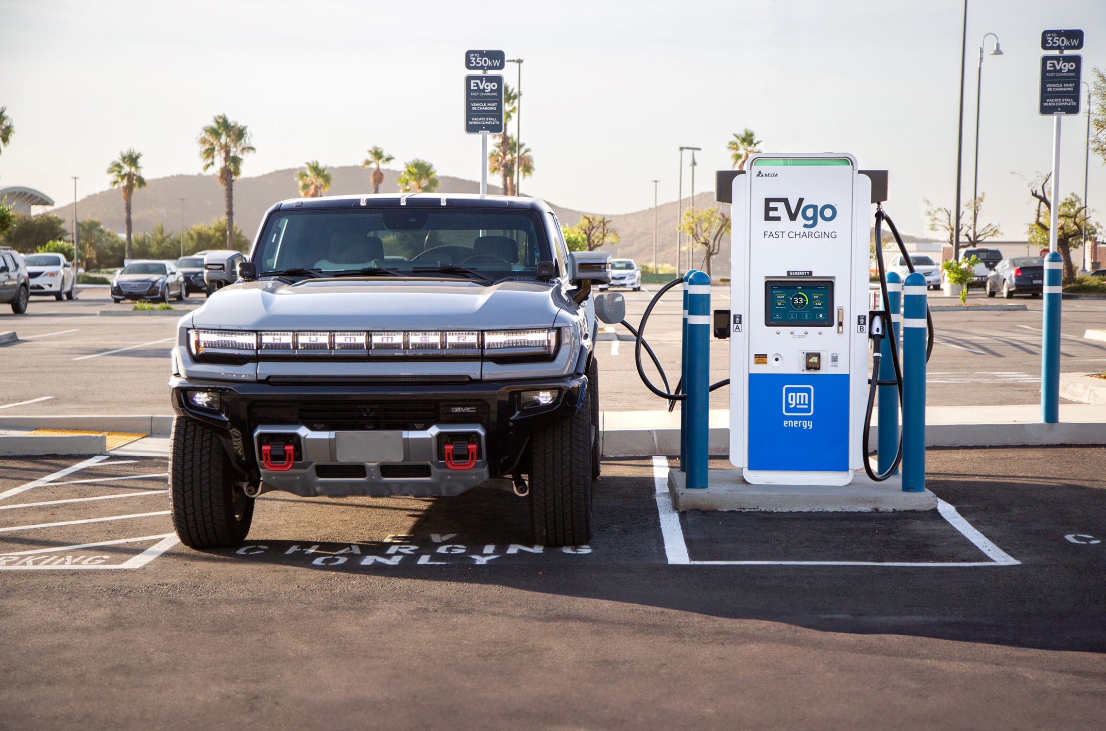 GM and EVgo surpass 2,000 public fast charging stalls in the U.S