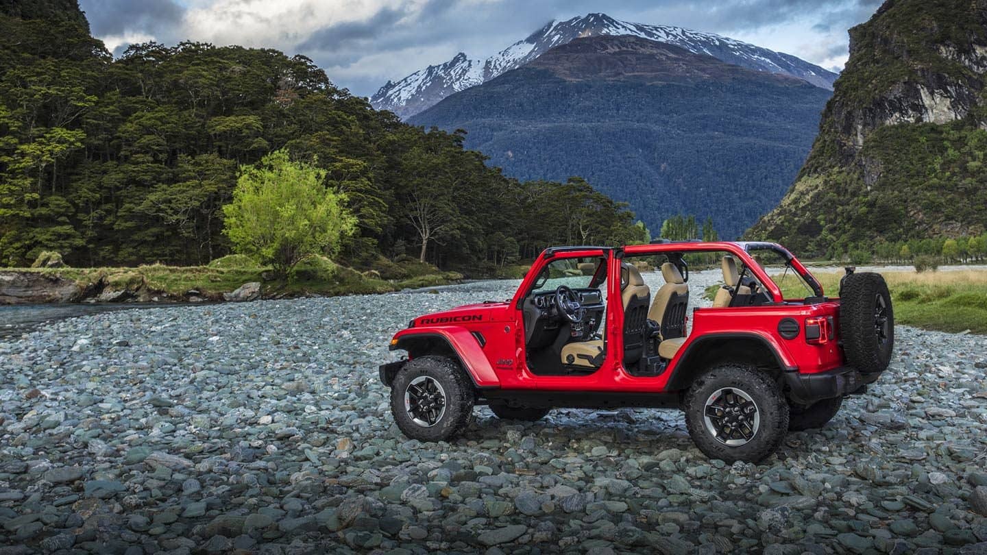 2019_Jeep-Wrangler-Gallery-Exterior-Rubicon-Red-NoDoors-Top-Off.jpg.image.1440