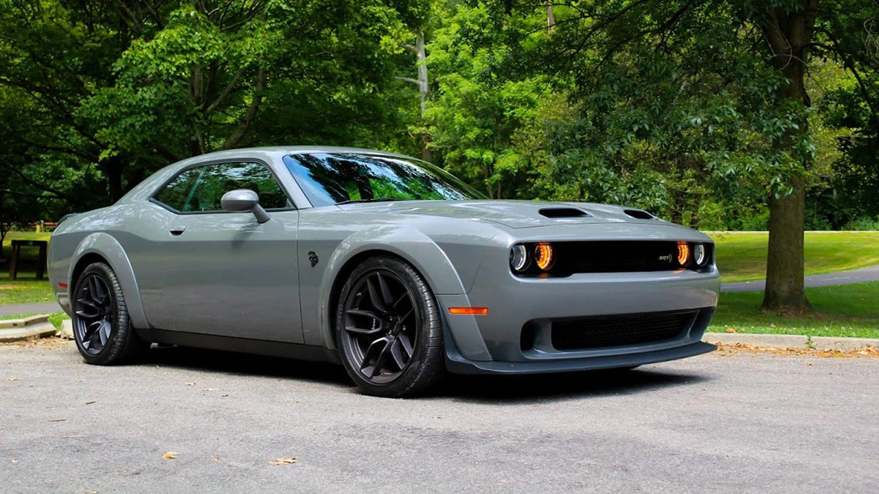 dodge challenger performance features