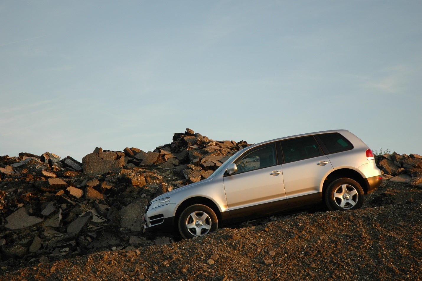volkswagen atlas at mountains in sunny day