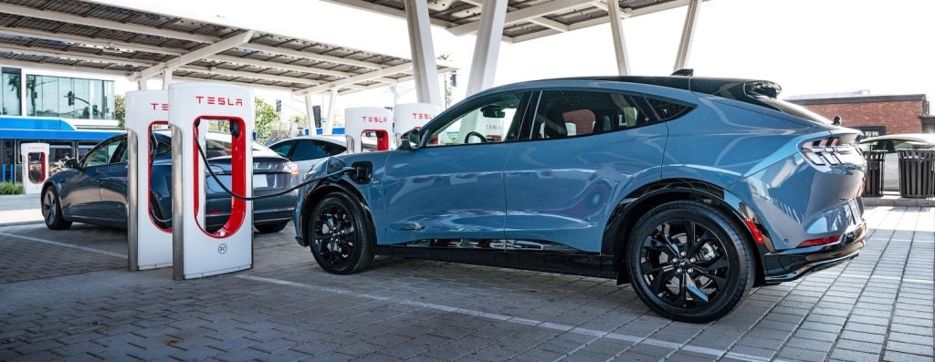 Fast Charging Adapters NACS for Ford Vehicles