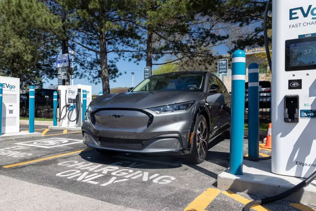 Ford Mustang Mach-e Premium Charging