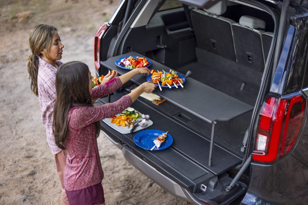 Kids Using the Versatile Tailgate Of The All-New 2025 Ford Expedition