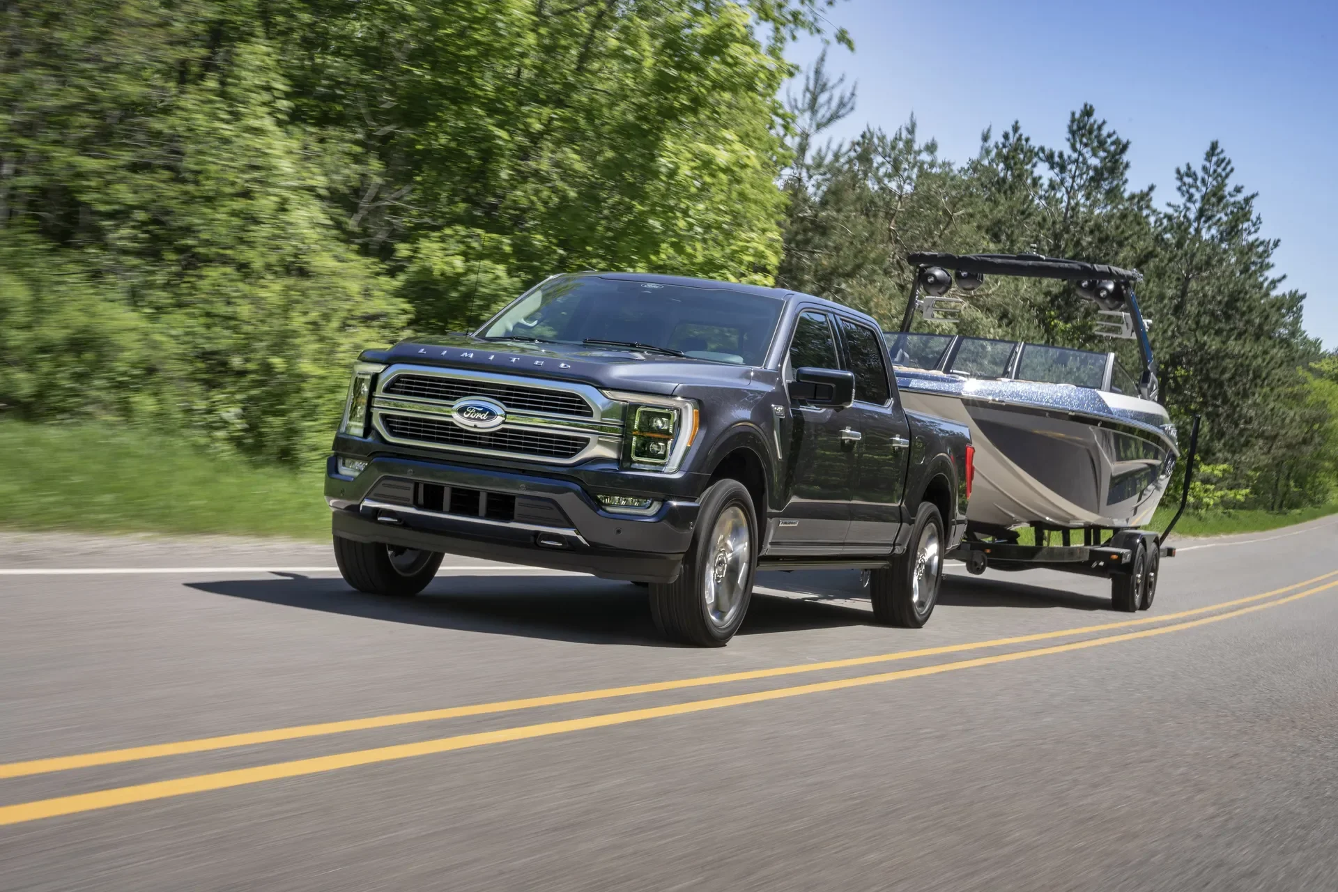ford_f-150_towing_driver_1-4_full-view-web