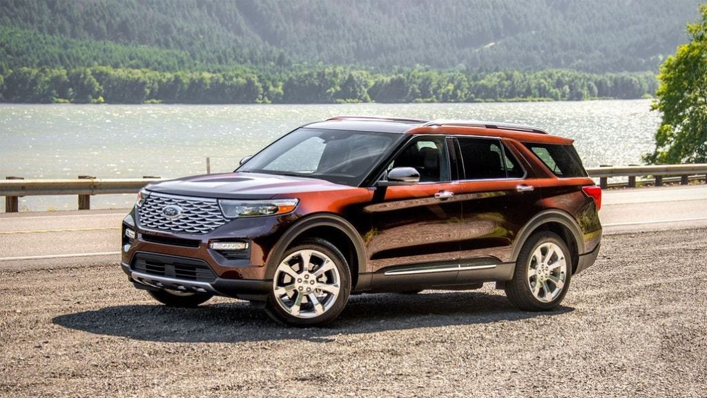 Ford Explorer Parked Front 3/4 View in Front of a Lake