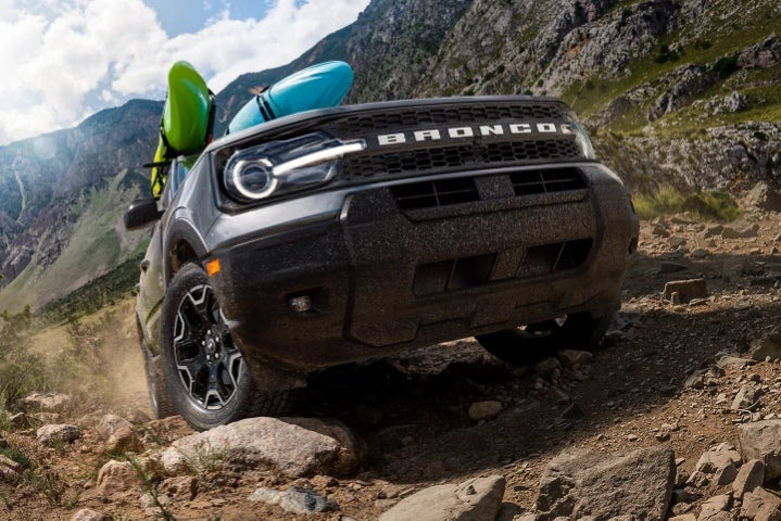 2025-bronco-sport-with-kayaks