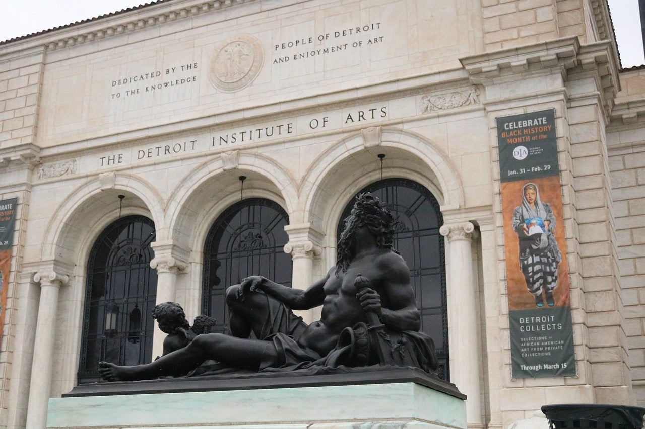 A shot of the Detroit Institute of Arts
