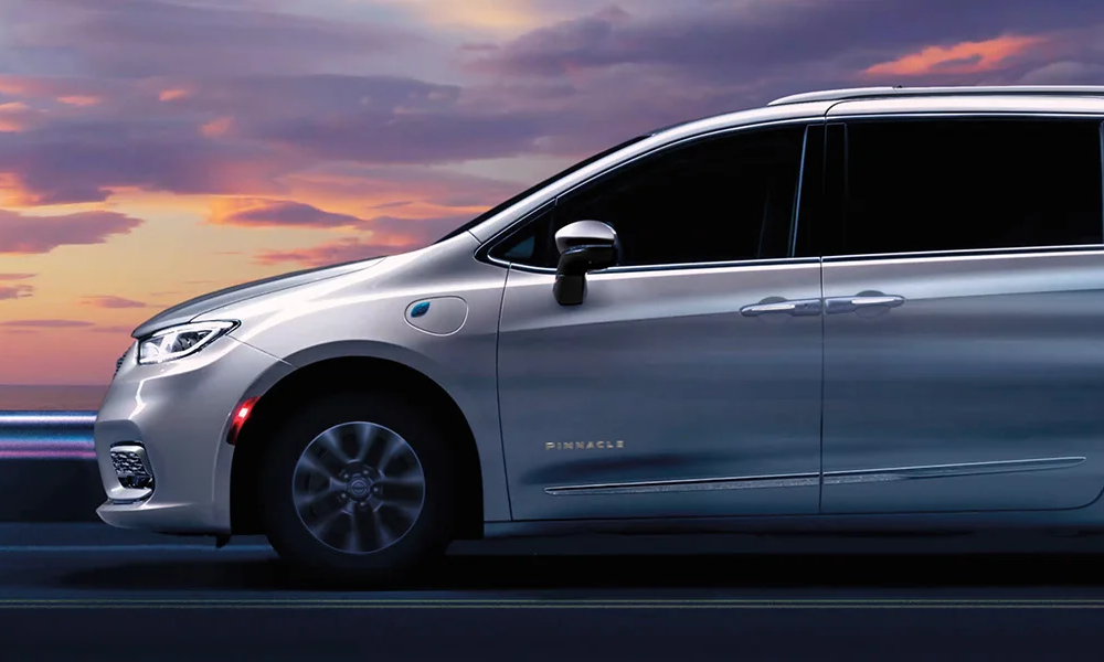 A 2023 Chrysler Pacifica Hybrid
