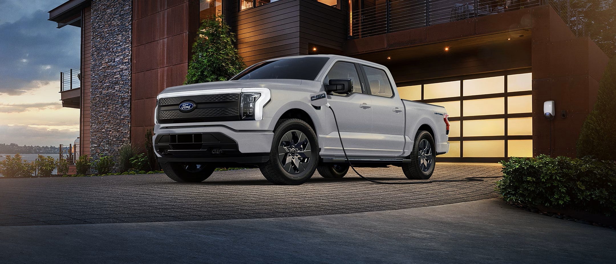 FRDNMODT0019_Ford_Power_Promise_F150_Lightning_Home_04_K_RGB