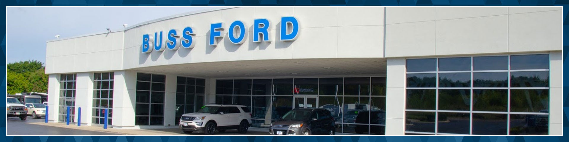 Ford dealership near Lake in the Hills