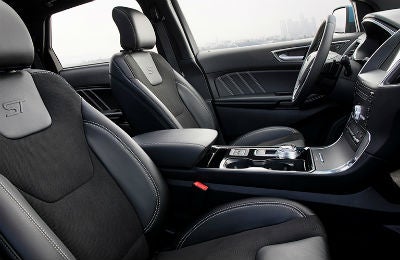 2019 Ford Edge interior front cabin seats and steering wheel