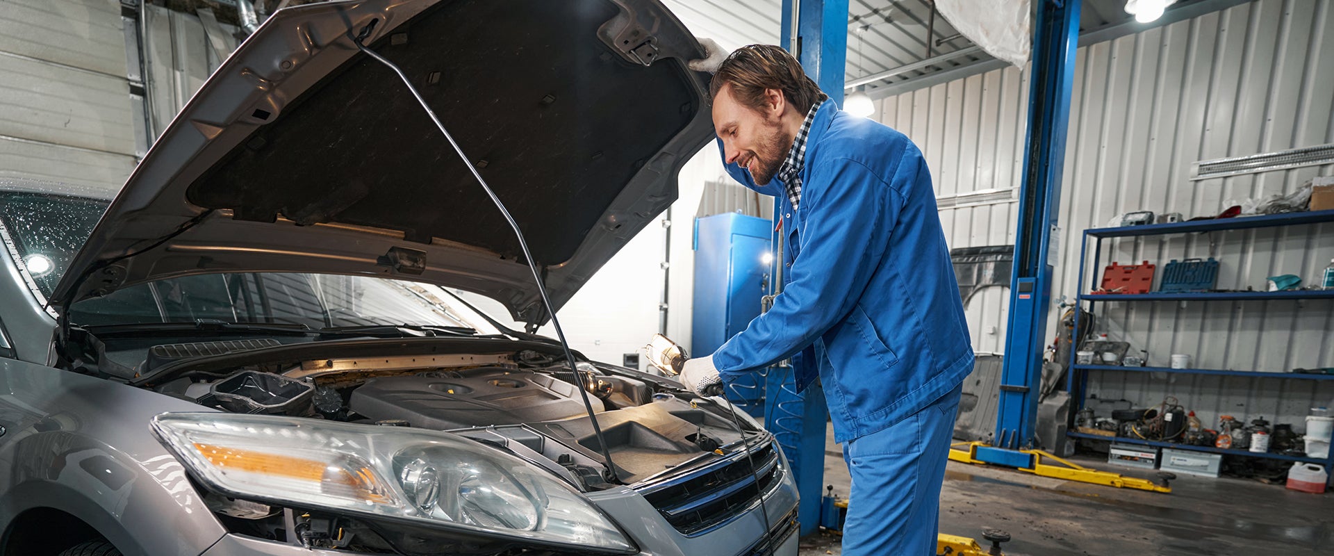 mechanic at Ford service center