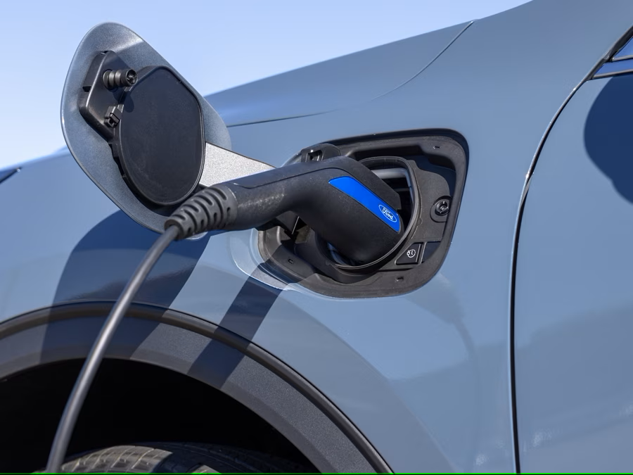 2024 Mustang mach-e vs escape plug-in hybrid